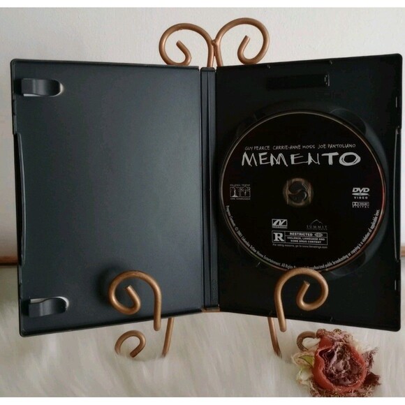 Memento DVD Revenge Thriller Movie Guy Pearce Carrie-Anne Moss Murder Mystery - Picture 2 of 3
